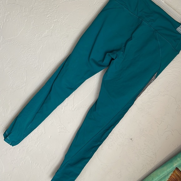 Victoria’s Secret Sport Leggings - Picture 3 of 5